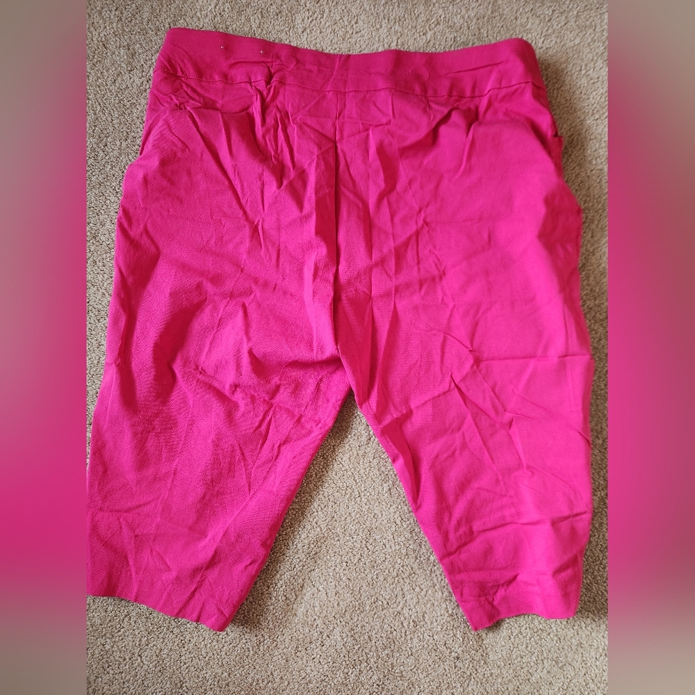 CJ Banks Pink Capris - Picture 2 of 5